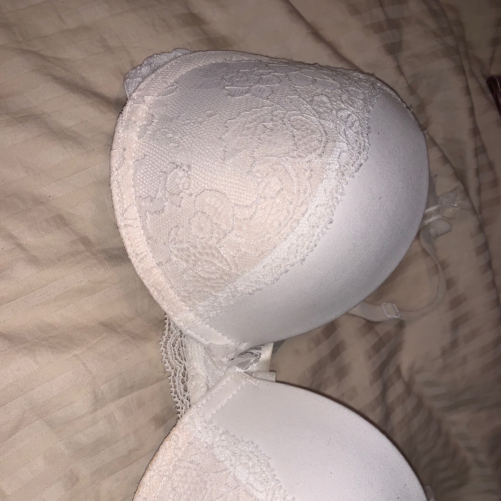 Jessica Simpson Bra